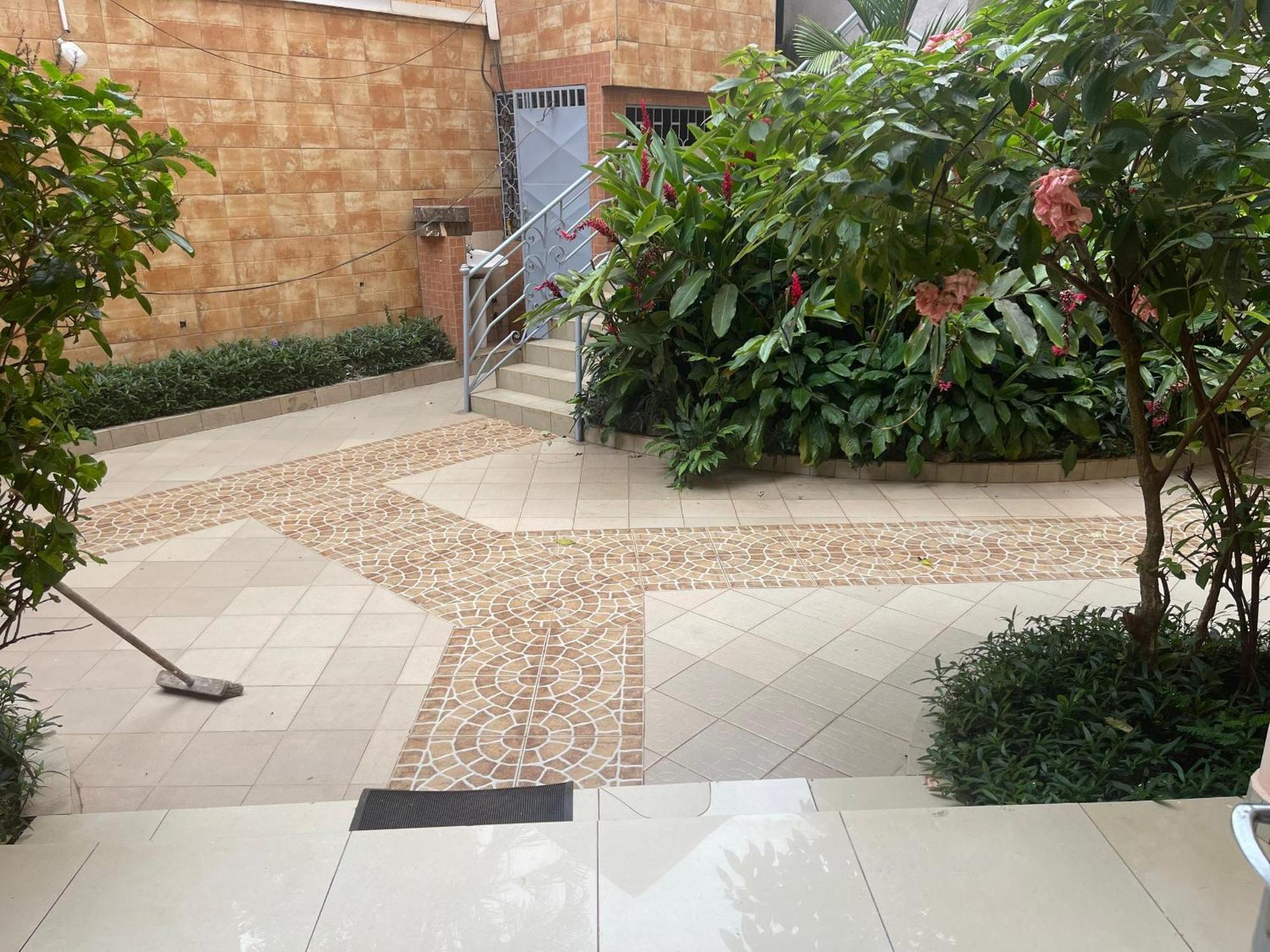 Toundalia Residence Yaounde Bagian luar foto