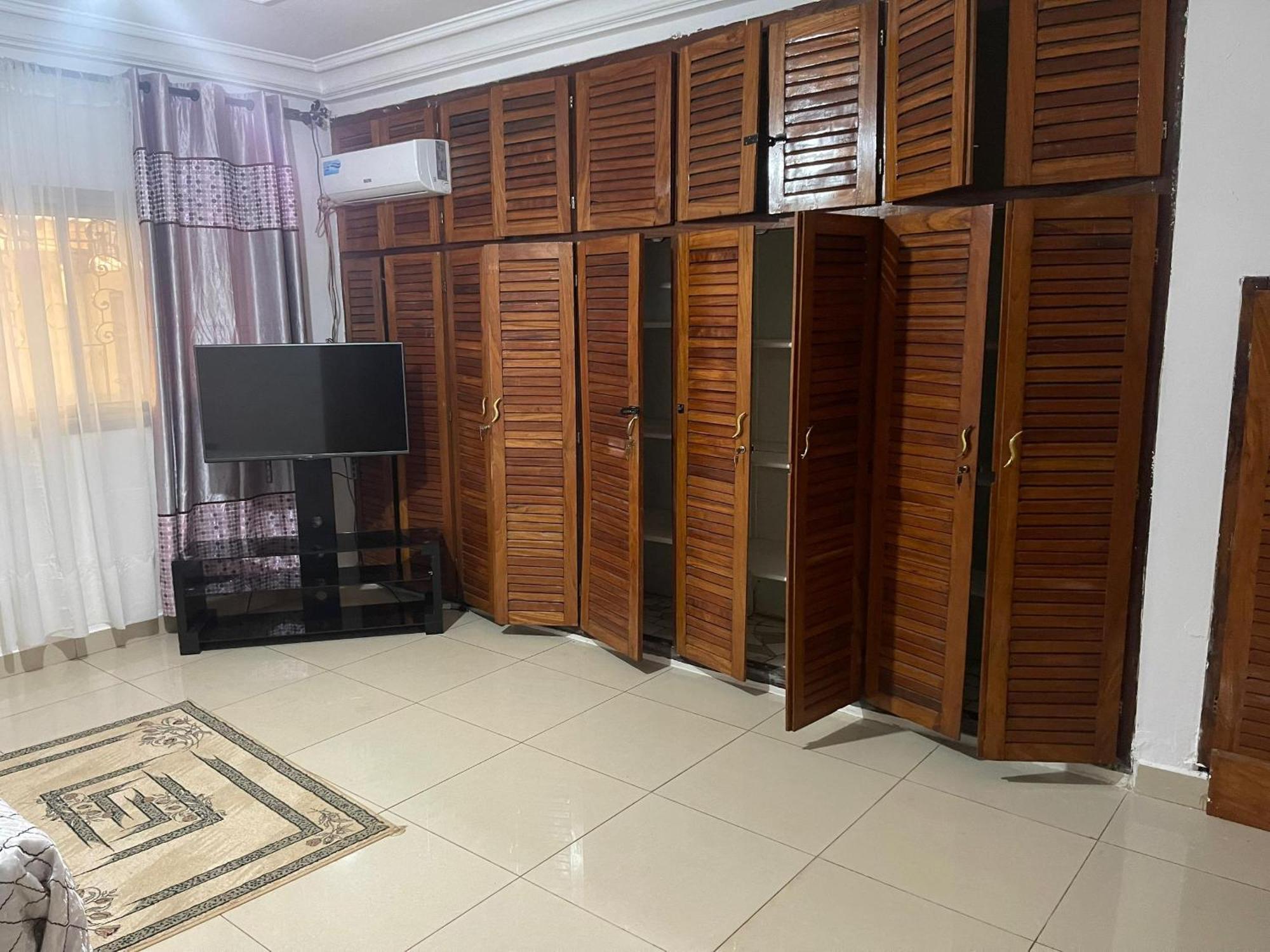 Toundalia Residence Yaounde Bagian luar foto