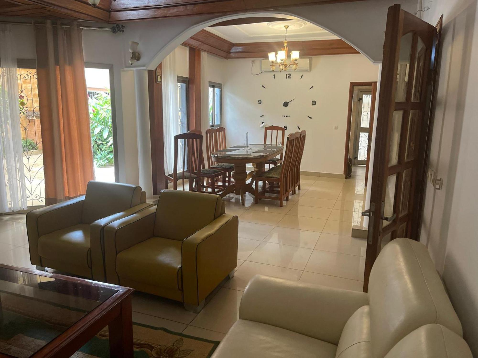 Toundalia Residence Yaounde Bagian luar foto
