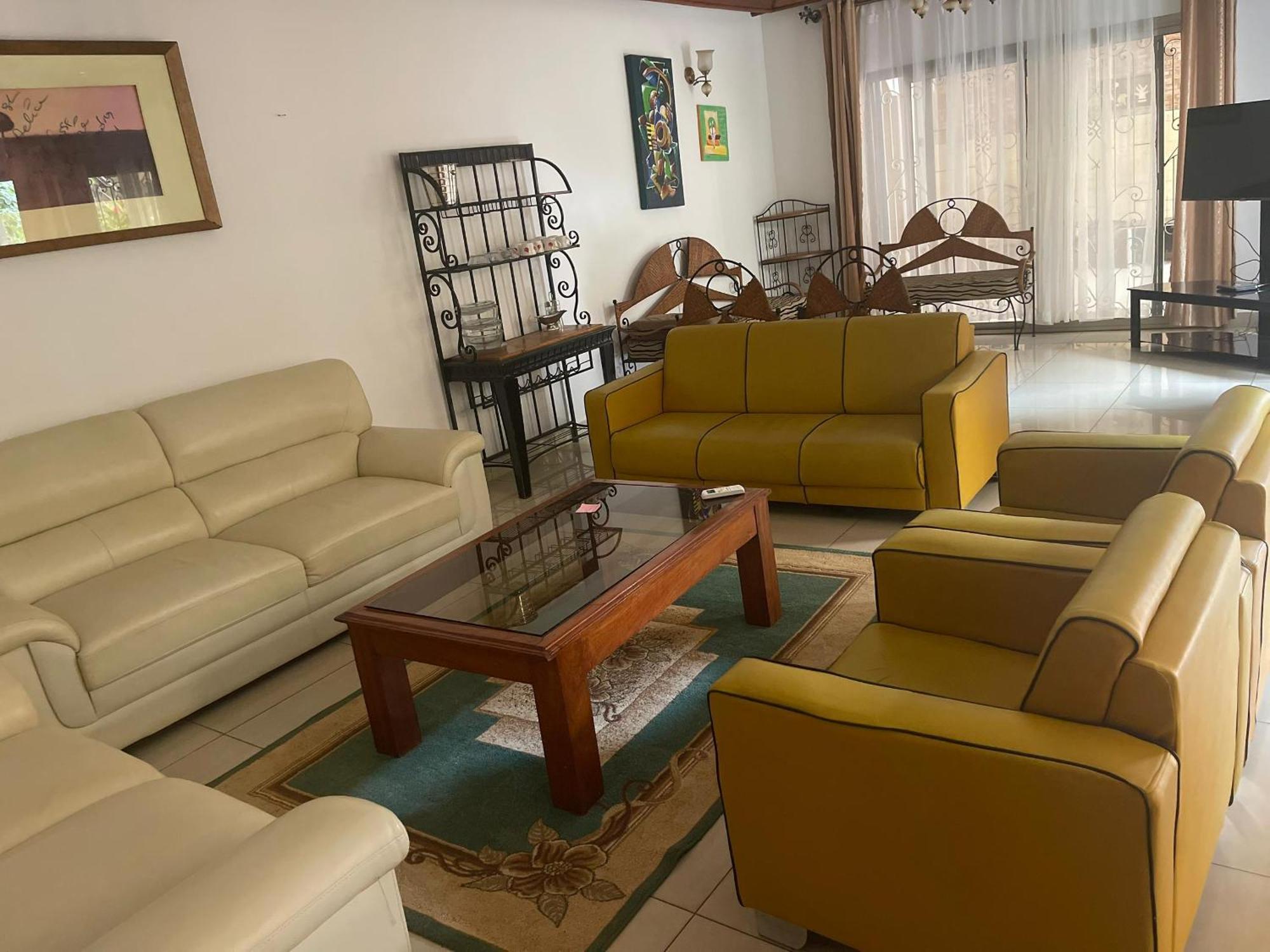 Toundalia Residence Yaounde Bagian luar foto