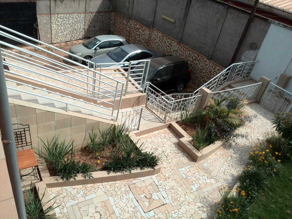 Toundalia Residence Yaounde Bagian luar foto