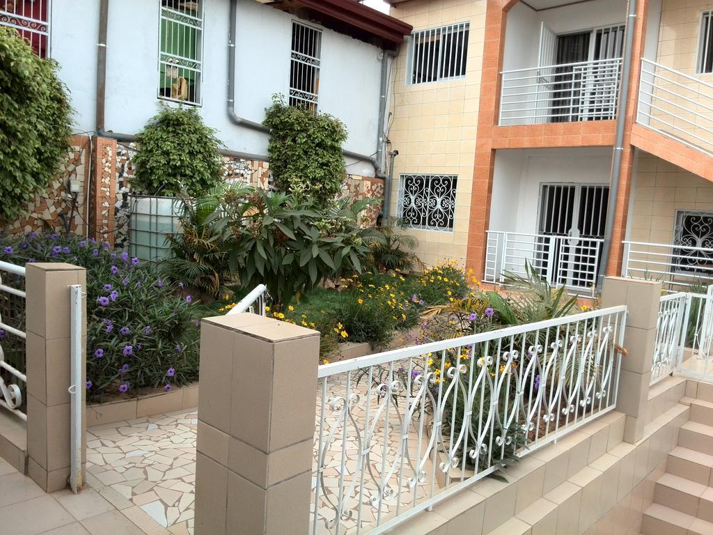 Toundalia Residence Yaounde Bagian luar foto