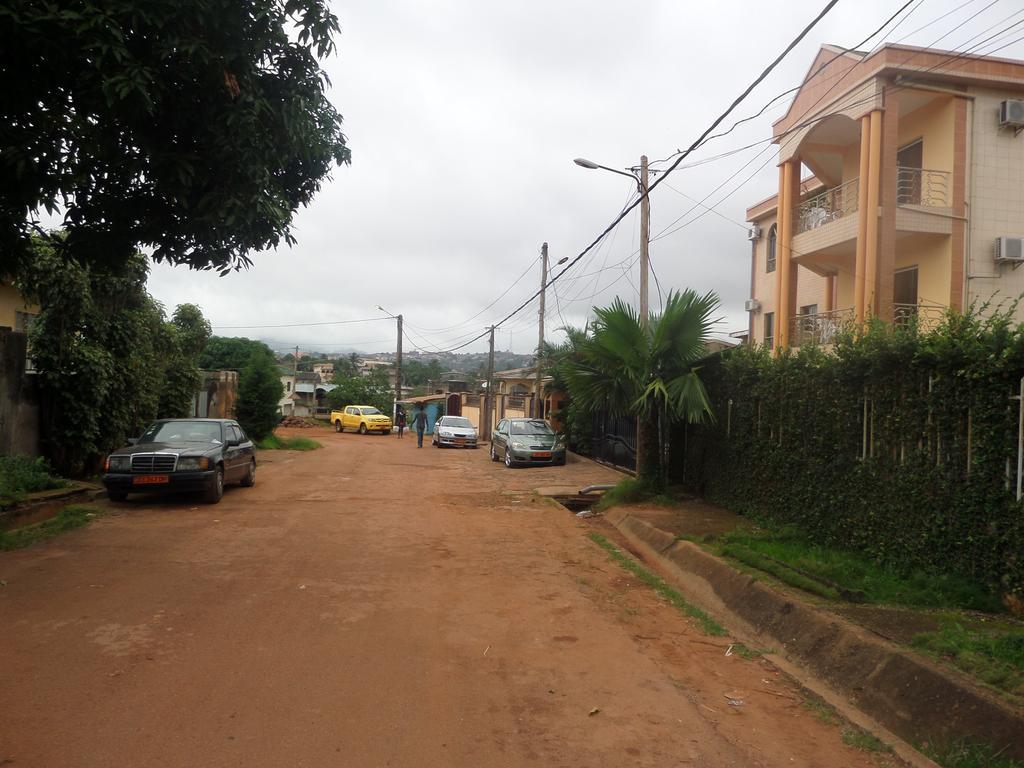 Toundalia Residence Yaounde Bagian luar foto