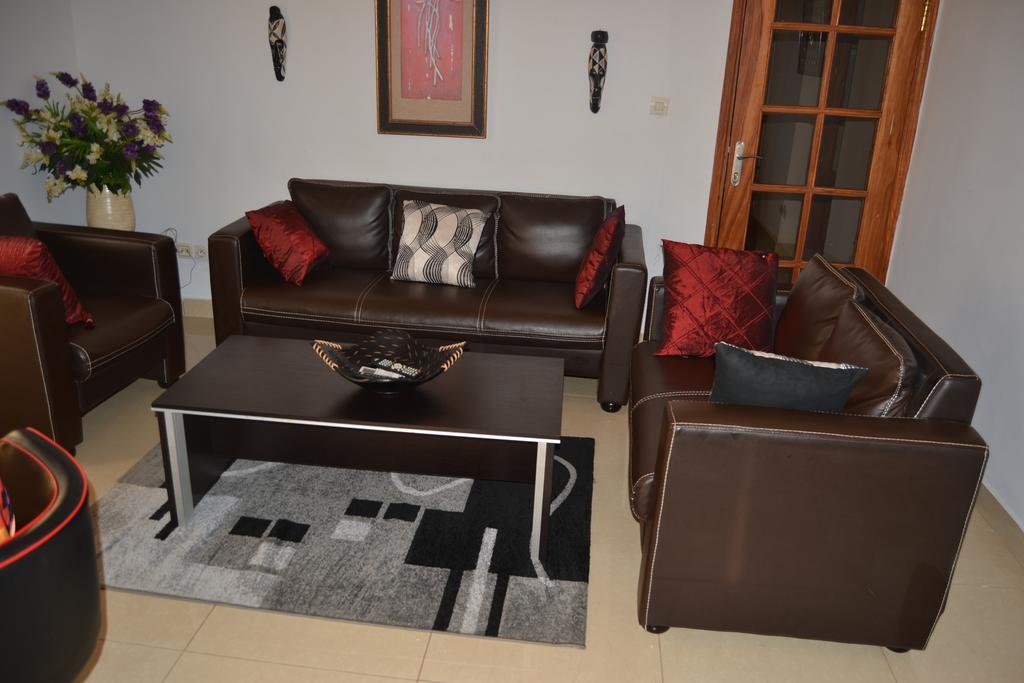 Toundalia Residence Yaounde Bagian luar foto
