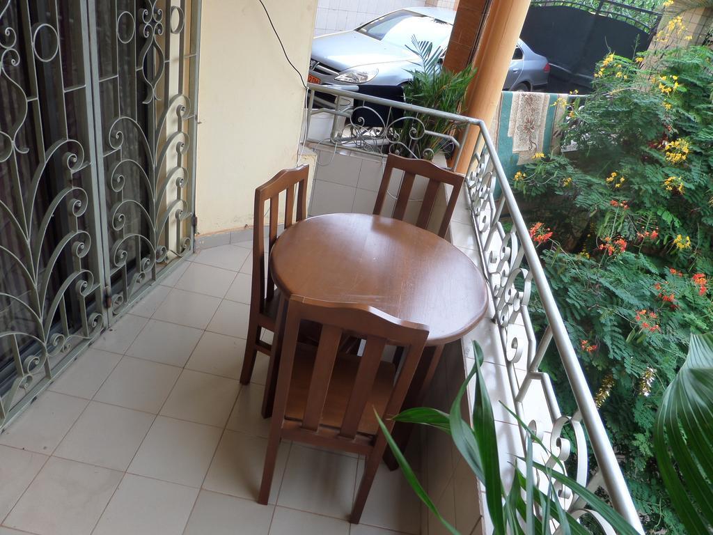 Toundalia Residence Yaounde Bagian luar foto