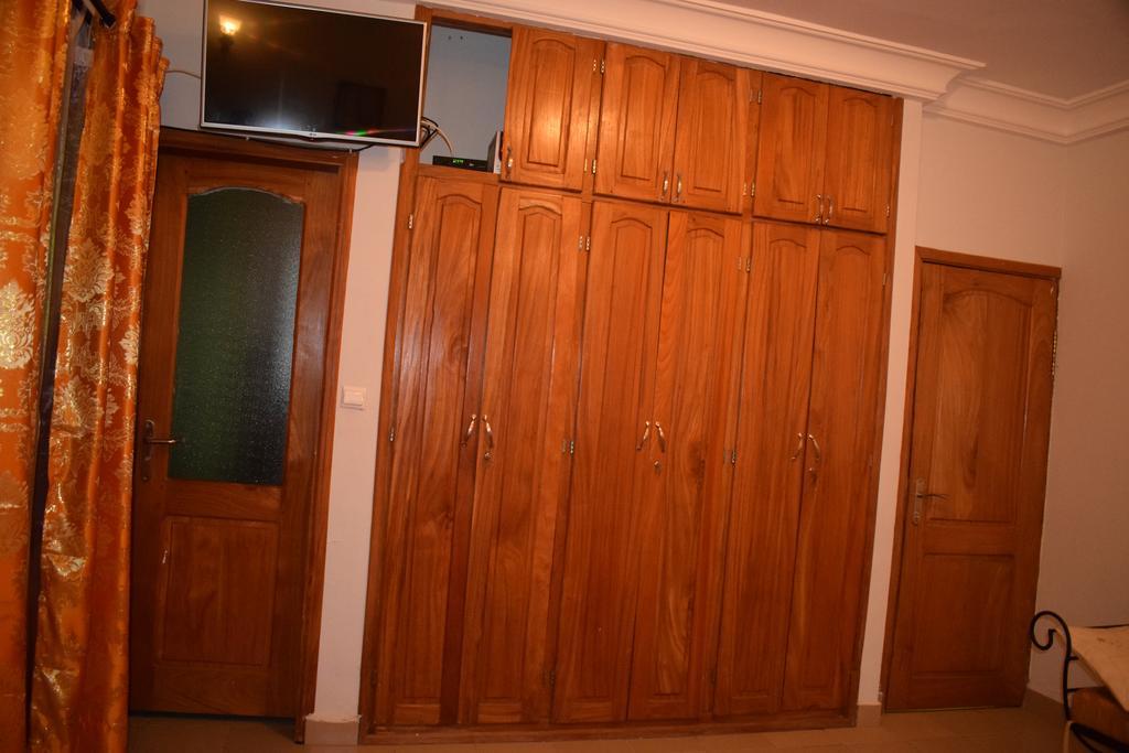 Toundalia Residence Yaounde Ruang foto