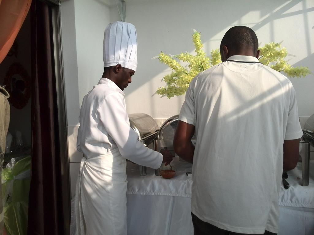 Toundalia Residence Yaounde Bagian luar foto