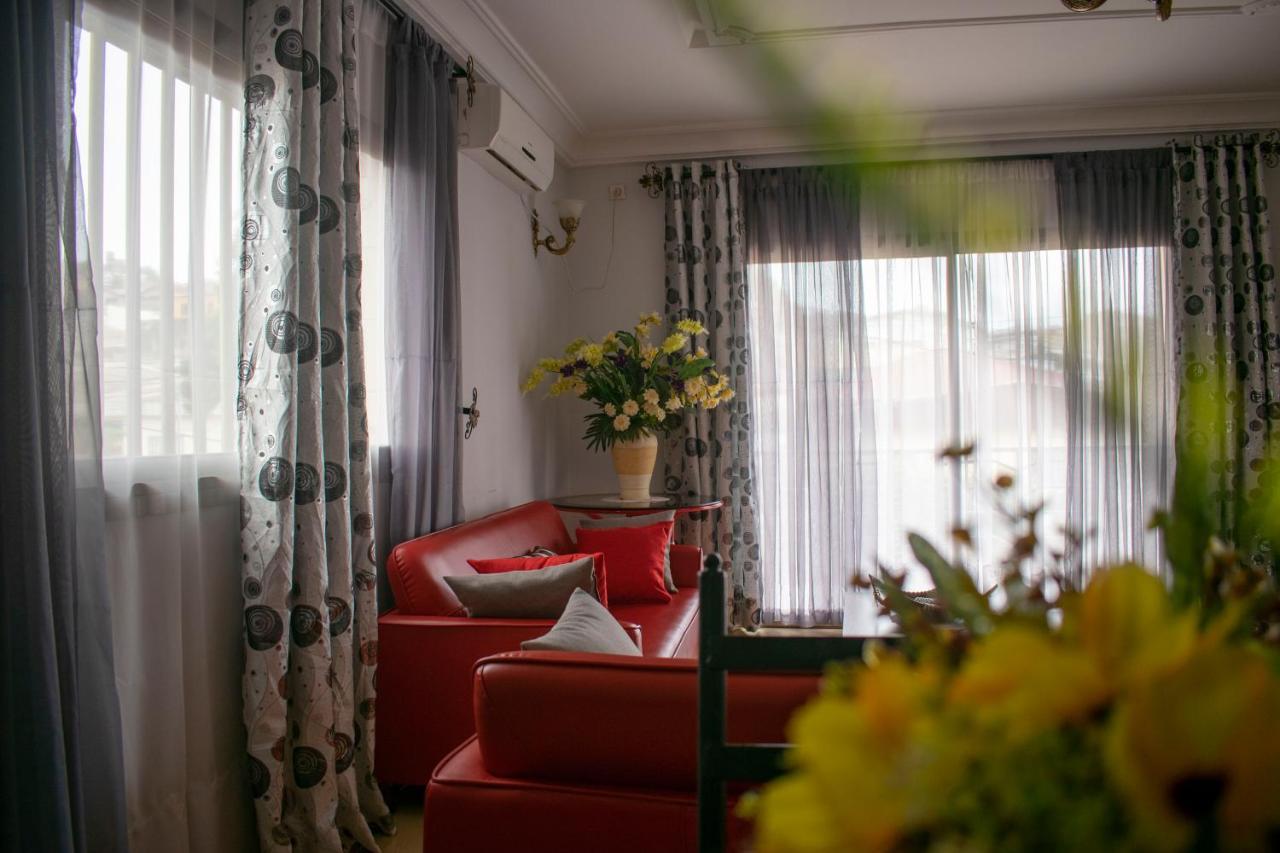 Toundalia Residence Yaounde Bagian luar foto